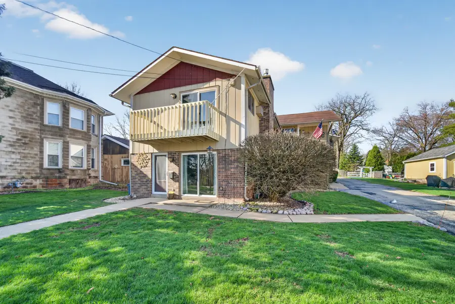 445 W Chestnut St, Burlington, WI 53105 - #2