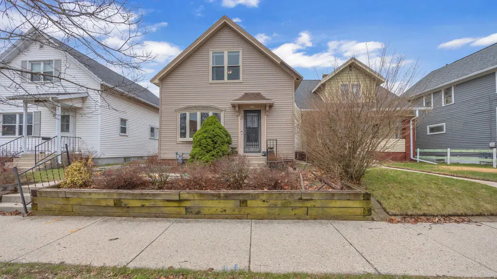 1117 Broadway Ave, Sheboygan, WI 53081 - #1