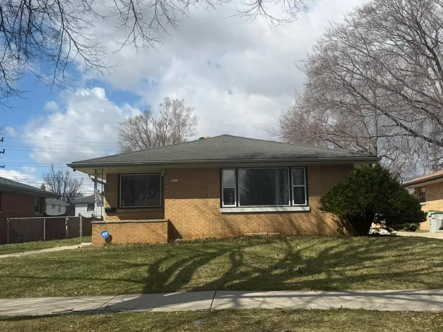 5231 N 83rd St, Milwaukee, WI 53218 - #2