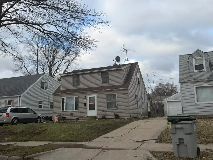 5329 N 51st Blvd, Milwaukee, WI 53218 - #3