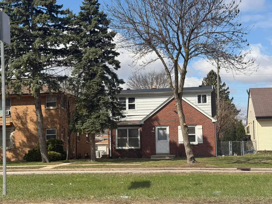 5831 N 76th St, Milwaukee, WI 53218 - #3