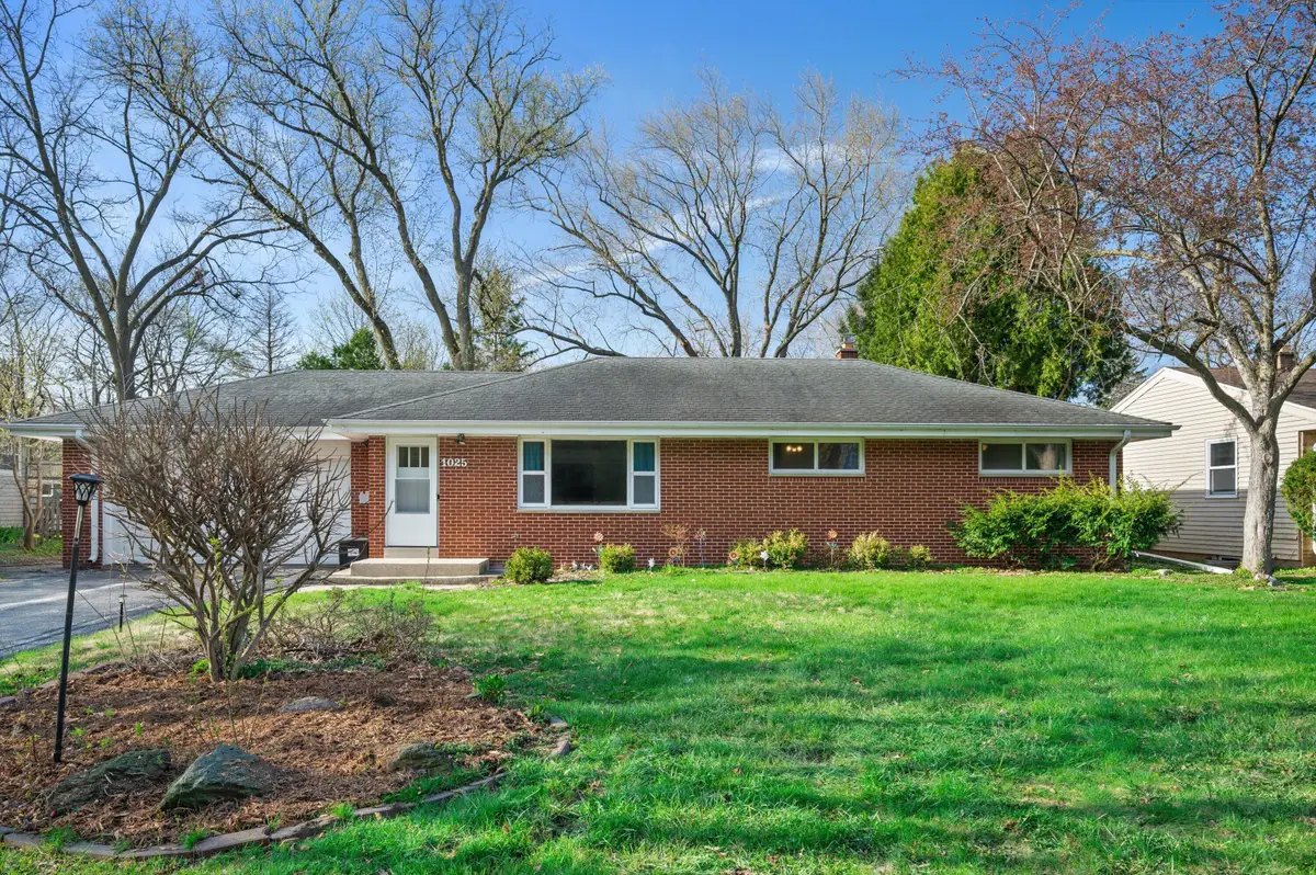 1025 W Riverview Dr, Glendale, WI 53209 - #1