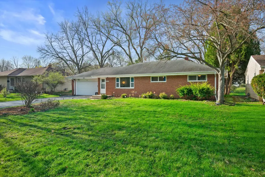 1025 W Riverview Dr, Glendale, WI 53209 - #2