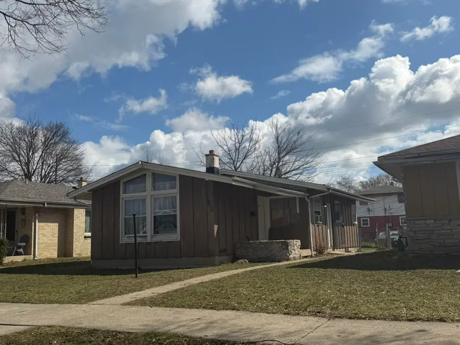 5812 N 77th St, Milwaukee, WI 53218 - #2