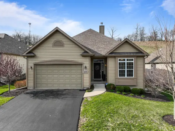 109 Lake Vista Cir, Fontana, WI 53125