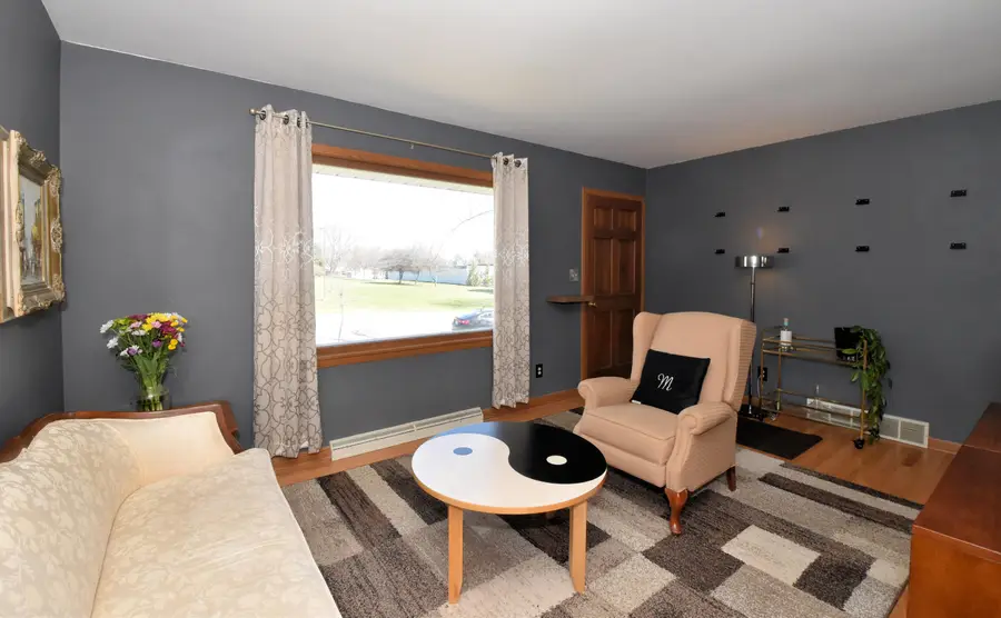 403 Beech St, Grafton, WI 53024 - #3