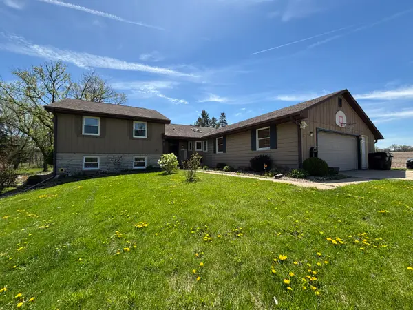 3377 N Hackbarth Rds, Janesville, WI 53548