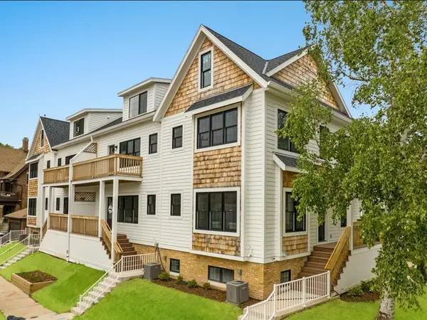 2606 E Park Pl, Milwaukee, WI 53211