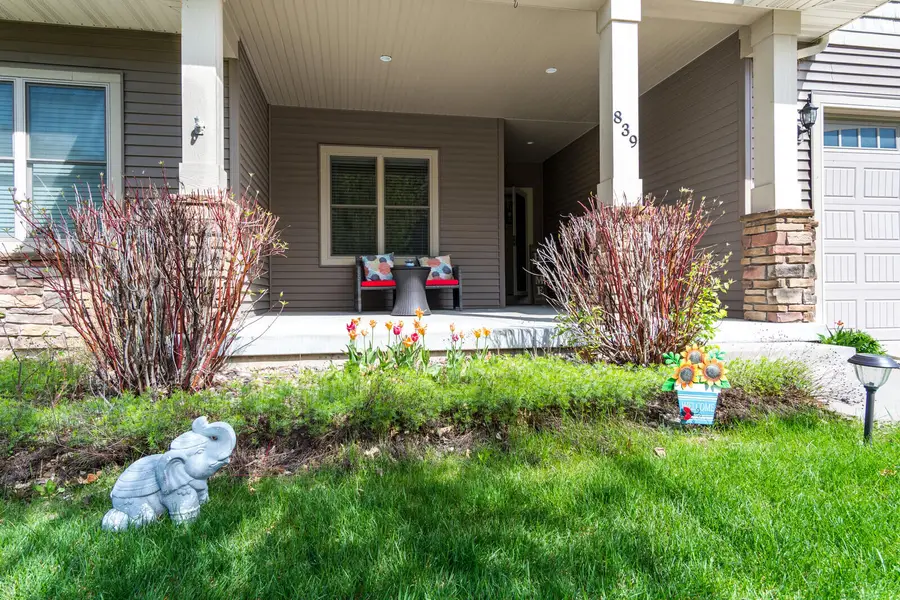 839 Rolling Oaks Dr, Onalaska, WI 54650 - #2