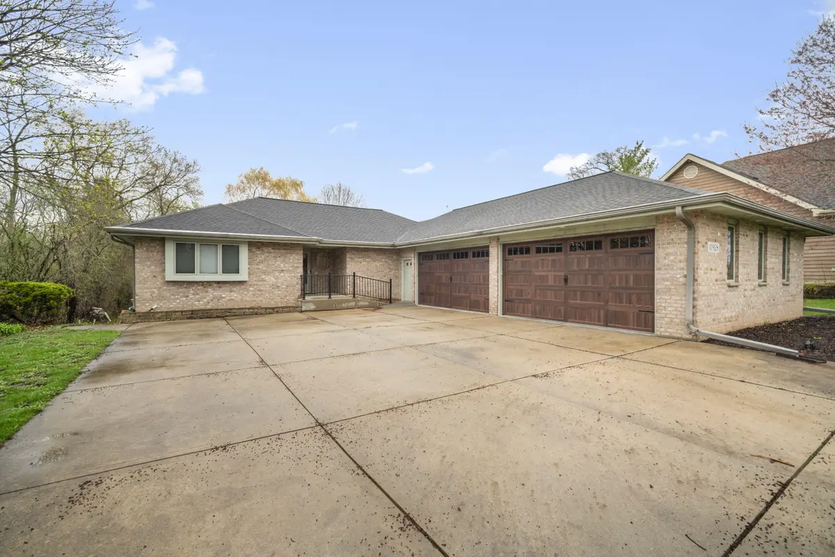 10928 W Church St, Franklin, WI 53132 - #1