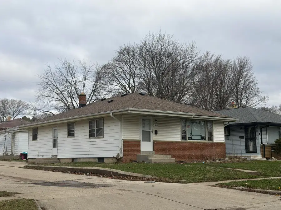 5821 N 70th St, Milwaukee, WI 53218 - #3