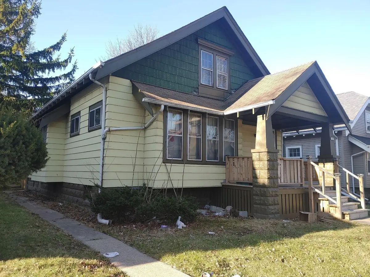 1969 W Melvina St, Milwaukee, WI 53206 - #1