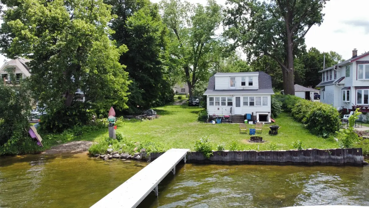 N28W26972 Woodland Dr, Pewaukee, WI 53072 - #1