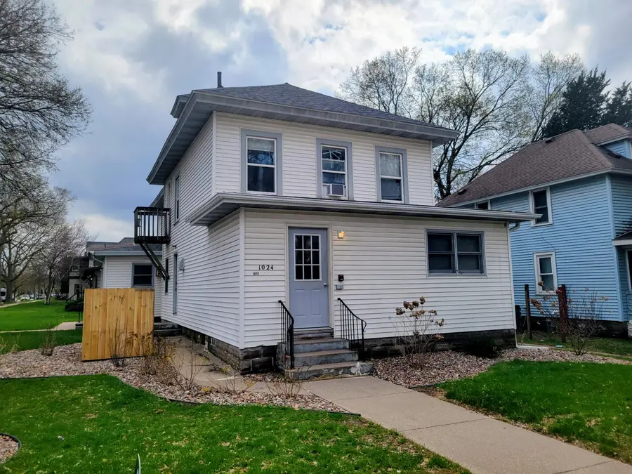 104 11th St S, La Crosse, WI 54601 - #2