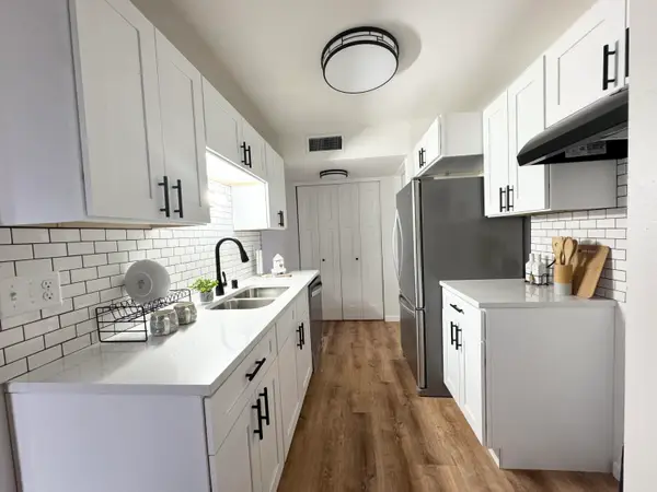 4000 W Rivers Edge Cir, Brown Deer, WI 53209