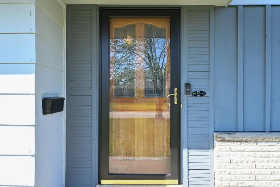 5319 Lakeside Dr, Greendale, WI 53129 - #3