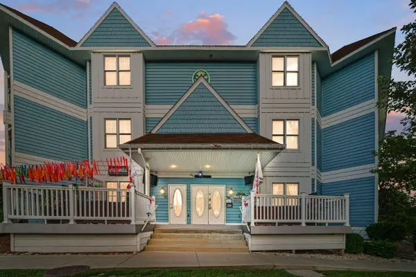 123 Center St, Lake Geneva, WI 53147