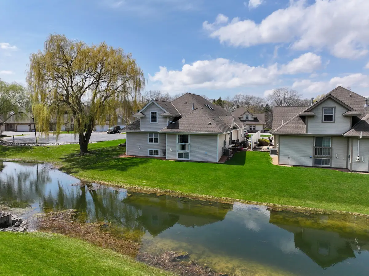 4870 S Waterview Ct, Greenfield, WI 53220 - #1