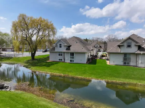 4870 S Waterview Ct, Greenfield, WI 53220