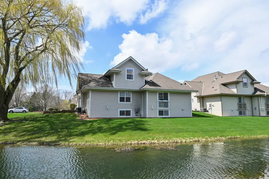 4870 S Waterview Ct, Greenfield, WI 53220 - #3