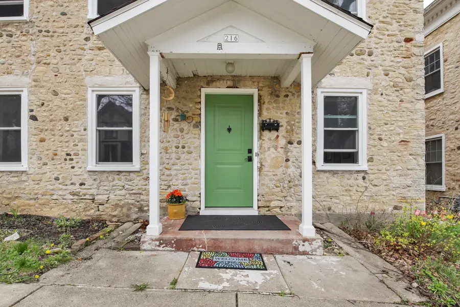 216 W Jefferson St, Burlington, WI 53105 - #2