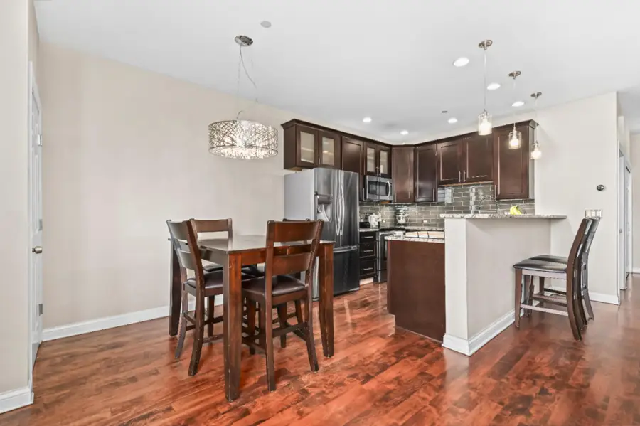 1920 N Farwell Ave, Milwaukee, WI 53202 - #2