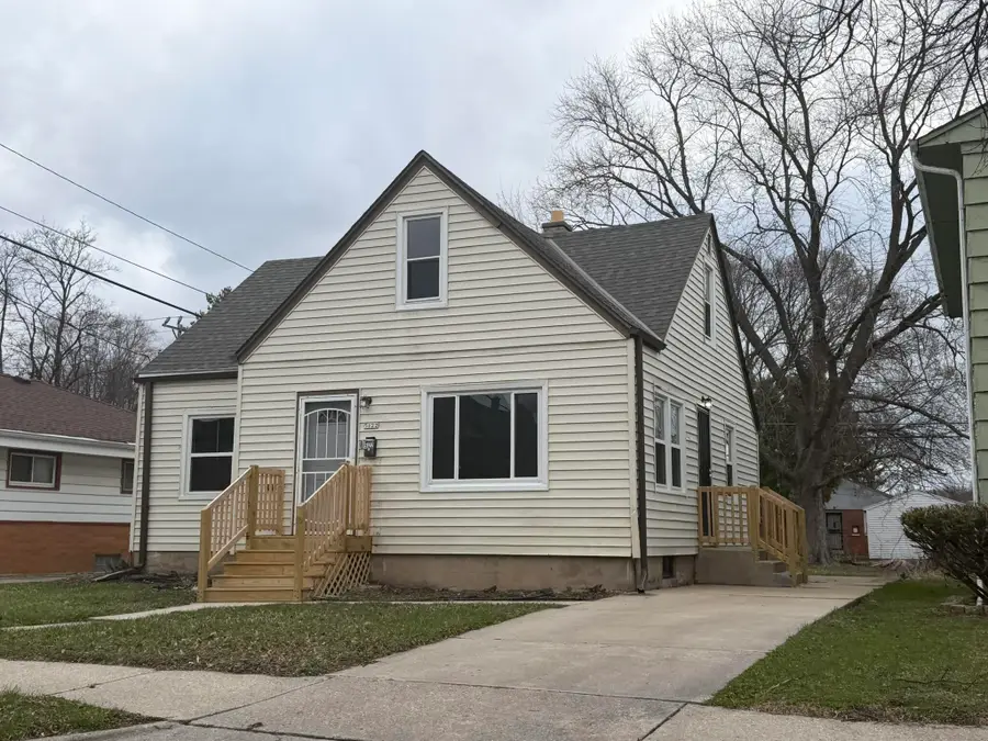 5122 N 47th St, Milwaukee, WI 53218 - #2