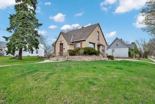 4235 W Fairmount Ave, Milwaukee, WI 53209