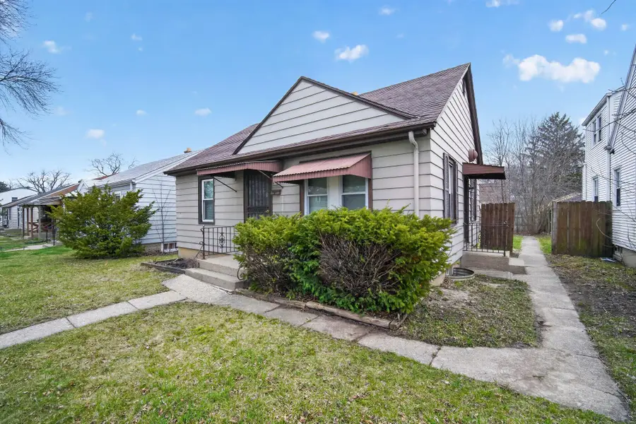 4722 N 22nd St, Milwaukee, WI 53209 - #2