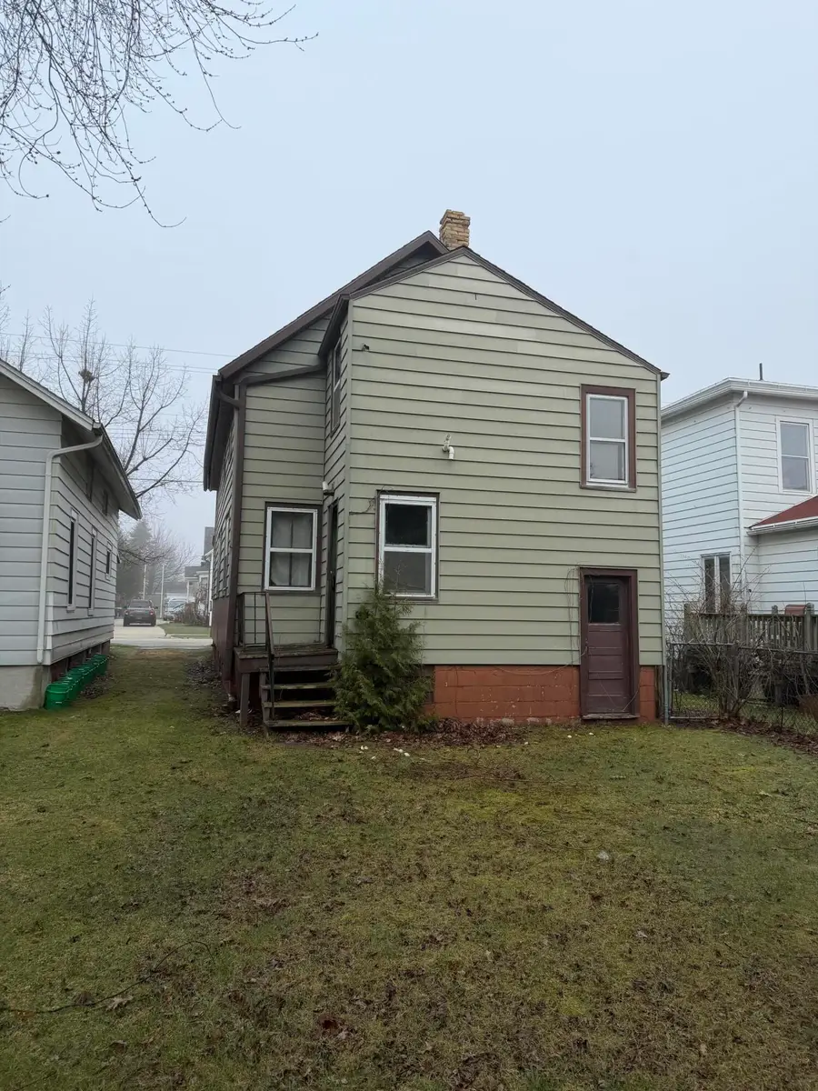 2219 Jefferson St, Two Rivers, WI 54241 - #2