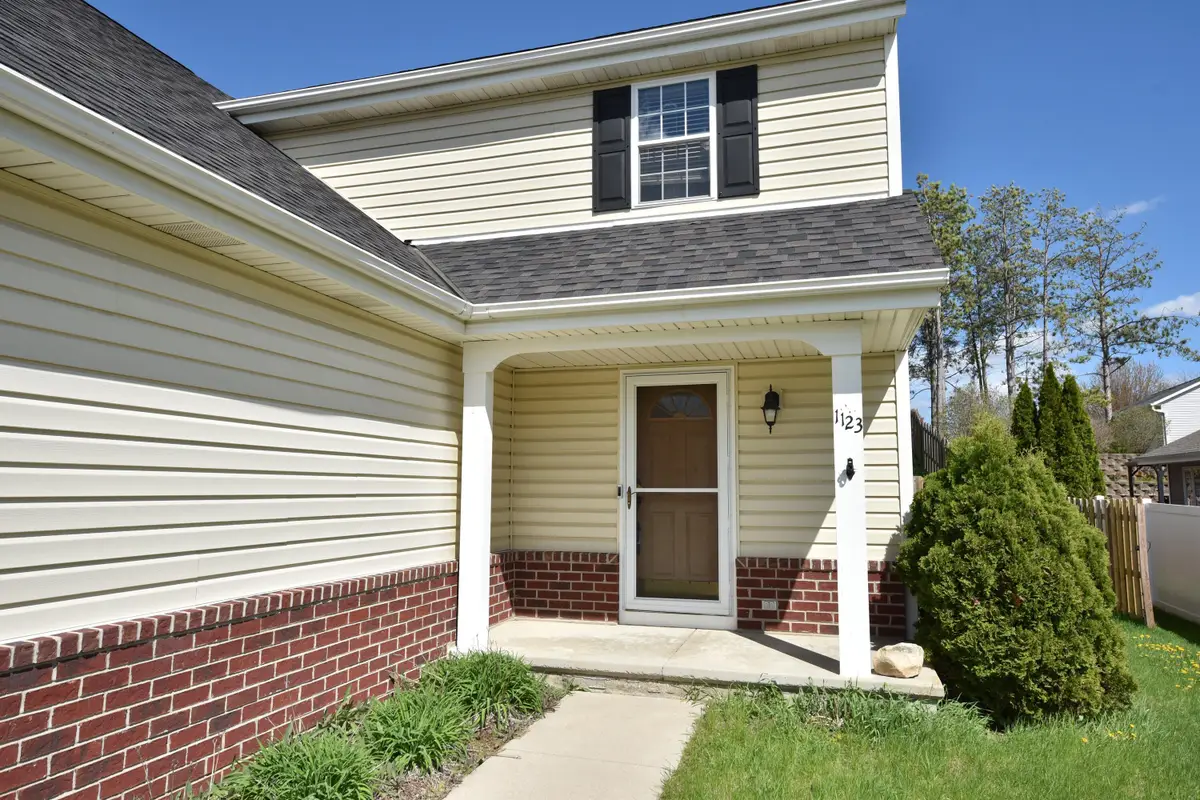 1123 White Sands Ct, West Bend, WI 53090 - #1