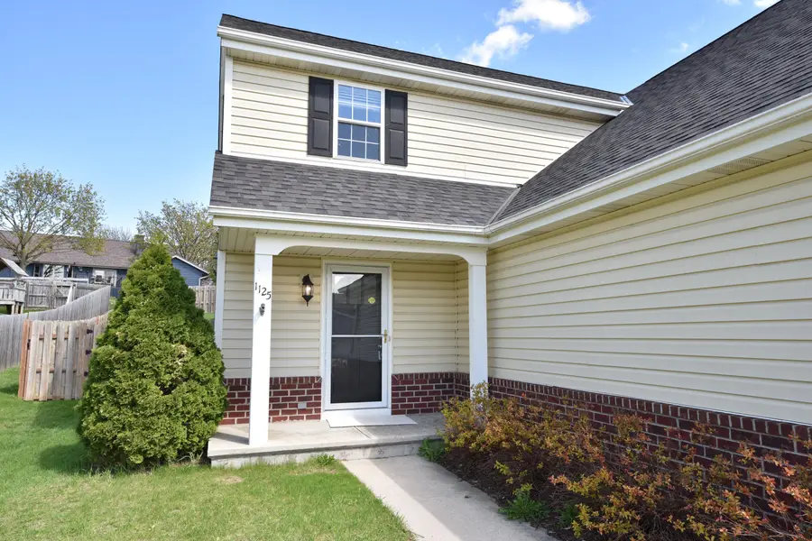1125 White Sands Ct, West Bend, WI 53090 - #2