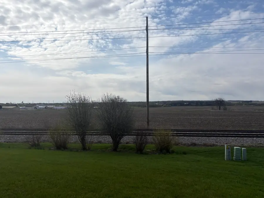 321 Davis St, Elkhorn, WI 53121 - #3