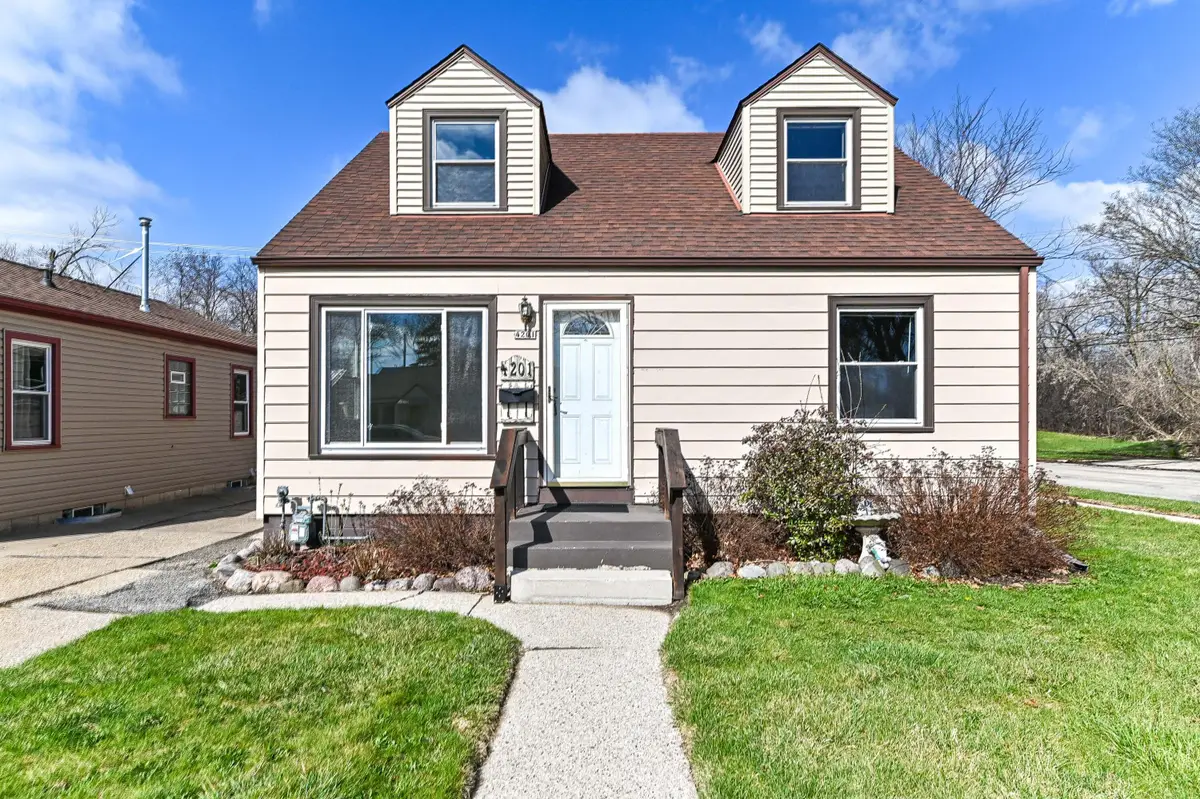 4201 S 5th Pl, Milwaukee, WI 53207 - #1