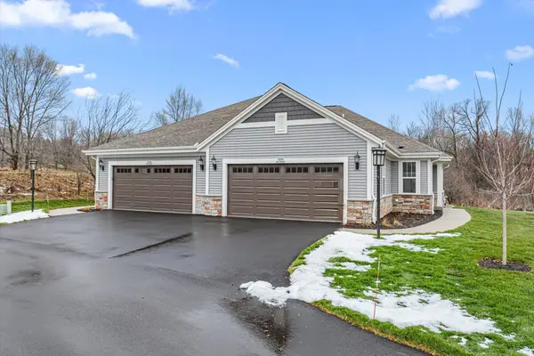 W204N17695 Laurel Pl, Jackson, WI 53037