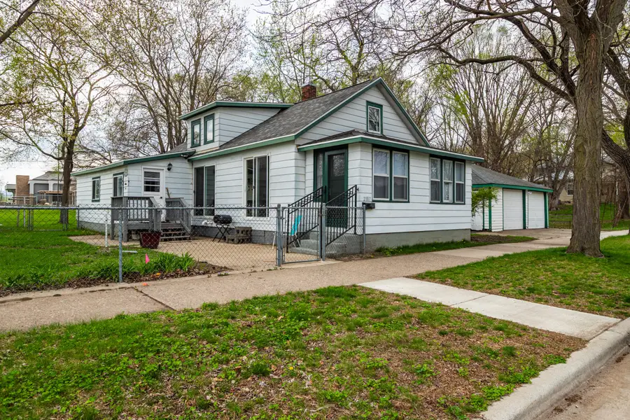 2107 Liberty St, La Crosse, WI 54601 - #2