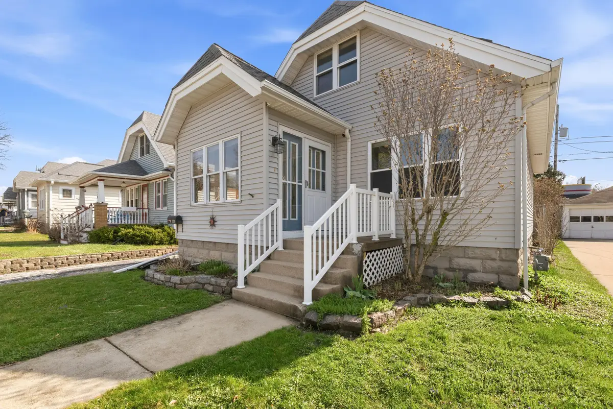 4156 S 1st St, Milwaukee, WI 53207 - #1