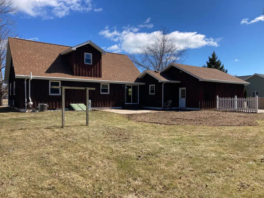 405 S 5th St, Cedar Grove, WI 53013 - #2