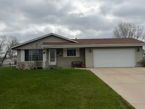 6006 S 31 St, Greenfield, WI 53221