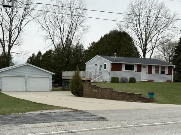 1117 S Main St, Mishicot, WI 54228