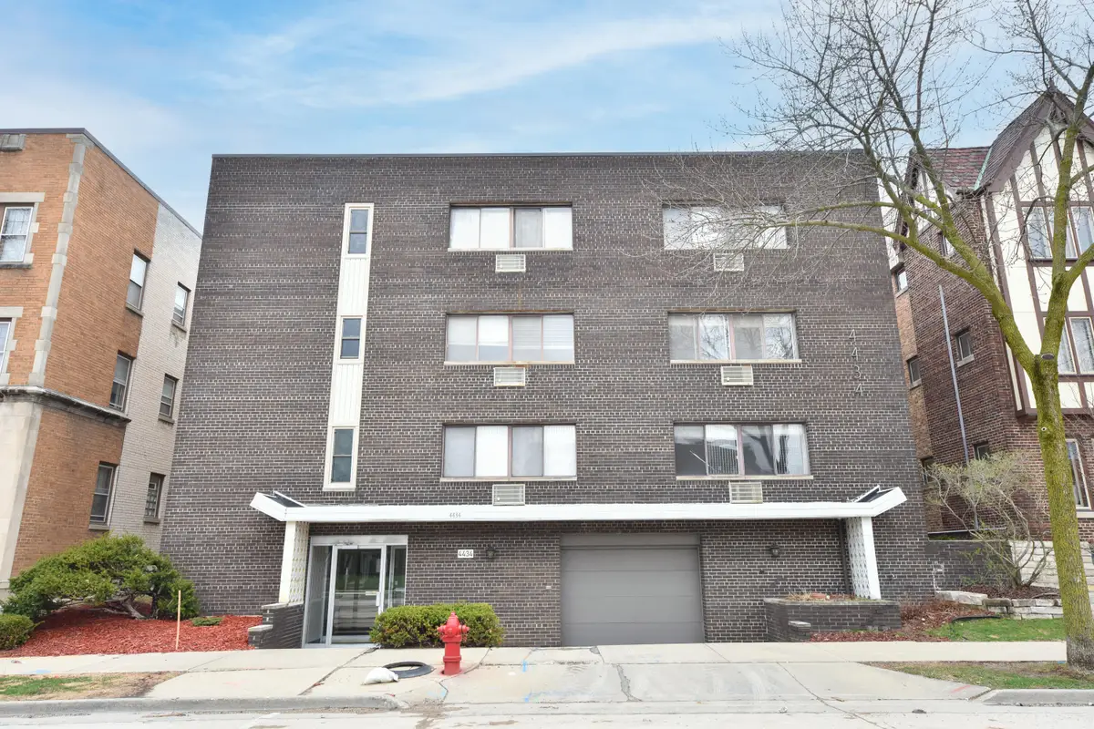 4434 N Oakland Ave, Shorewood, WI 53211 - #1