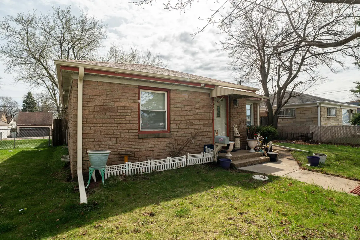 4826 N 76th St, Milwaukee, WI 53218 - #1