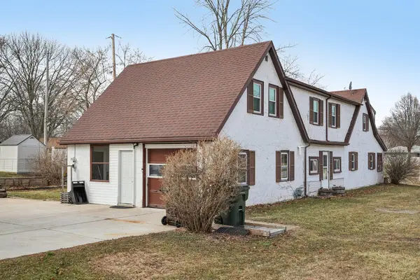 1001 W Bender Rd, Glendale, WI 53217