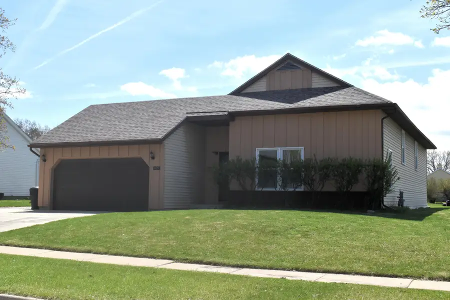 1125 W Lloyd St, Milwaukee, WI 53205 - #2