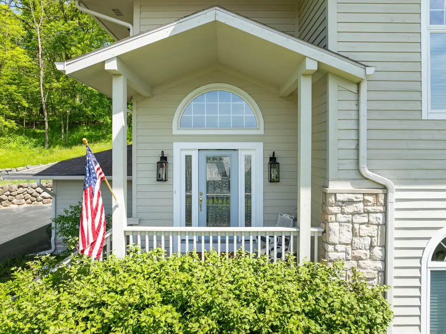 1066 Edinborough Ct, Geneva, WI 53147 - #3