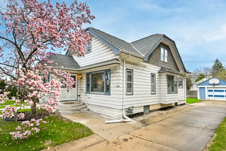 1308 N 55th St, Milwaukee, WI 53208 - #3