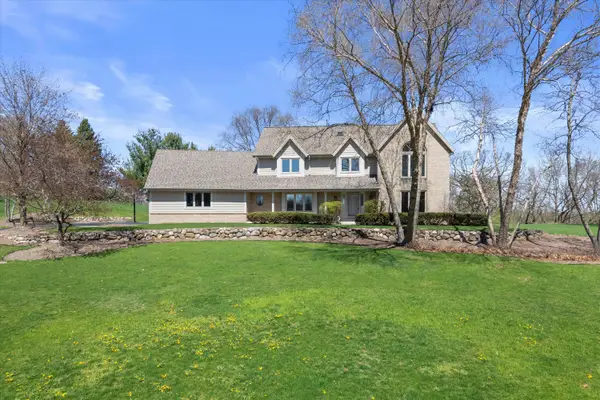 S86W32230 Elias Ct, Mukwonago, WI 53149