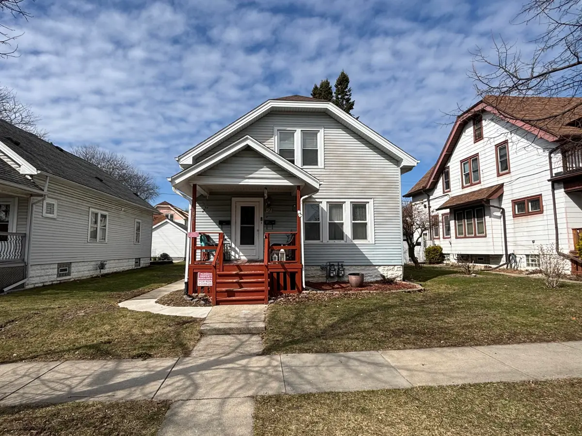 1021 S 57th St, West Allis, WI 53214 - #1