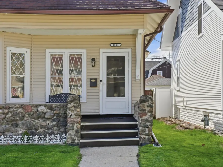 1504 Deane Blvd, Racine, WI 53405 - #3