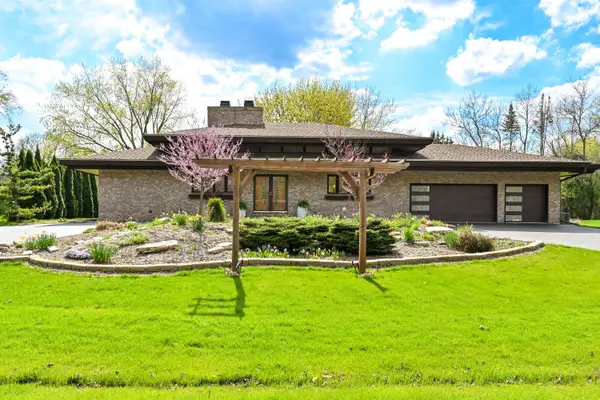 2115 Underwood Pkwy, Elm Grove, WI 53122